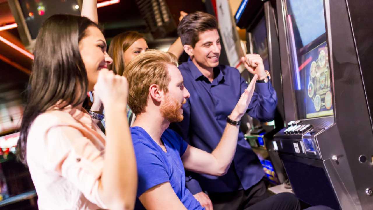 Social Casinos vs Online Casinos: Which is Better?